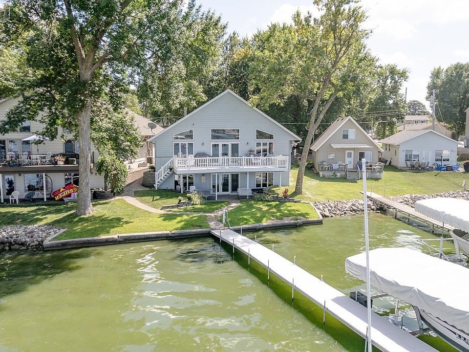 1st image of 380 Lake Dr