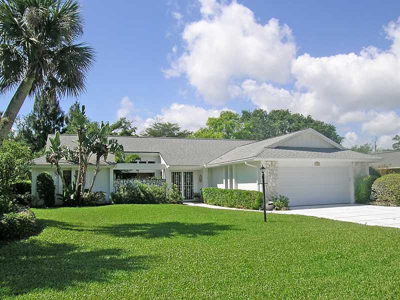 1st image of 105 Forest Park Dr