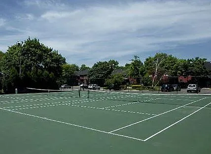 Fairfield Tudor At North Babylon — Photo 37