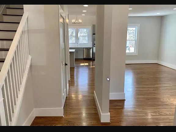 3rd image of 3766 Mount Vernon Ave