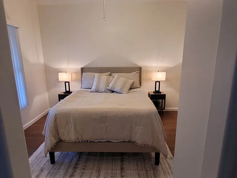4880 Maple Ave — Photo 4