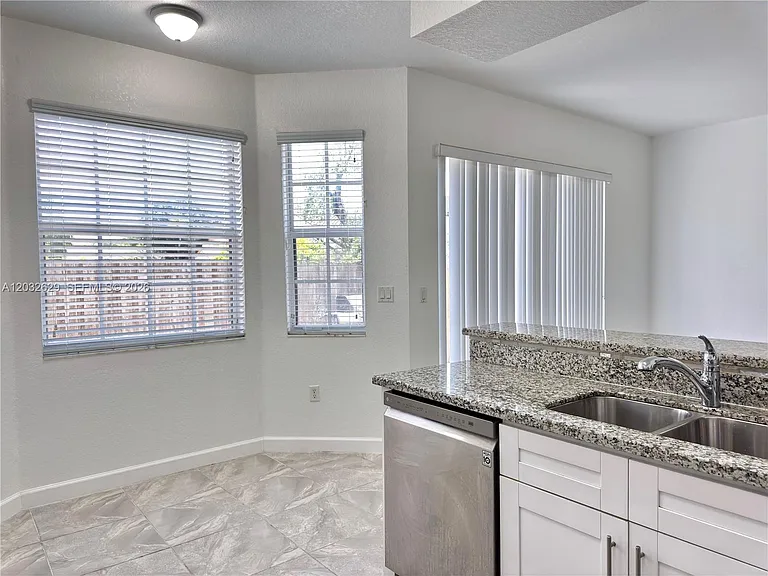 7905 SW 120th Ave #7905 — Photo 6