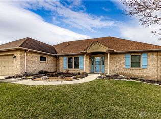 1947 N Regent Park Dr, Bellbrook, OH
