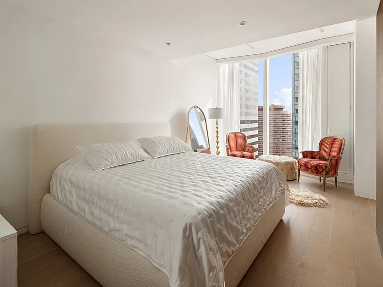 100 E 53rd St #39B — Photo 10