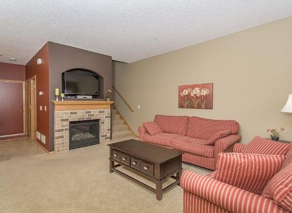 4th image of 10940 Goodhue St NE Unit E
