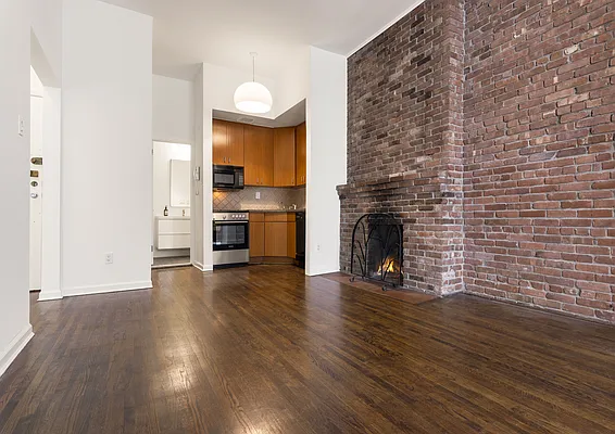 Rented by BARNES New York | media 4