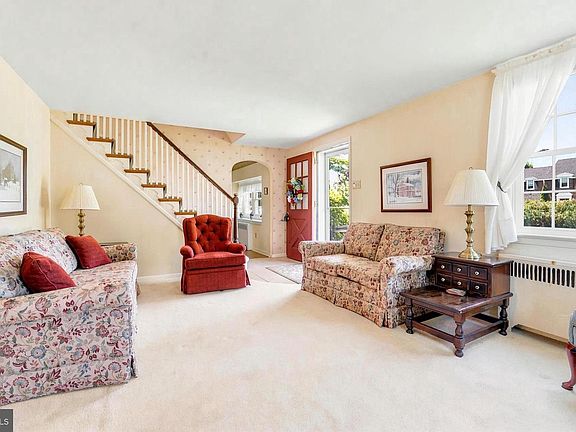 4th image of 13 Mulberry Ln