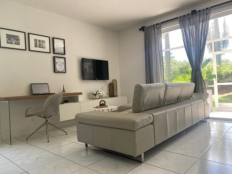 Madeira Dr — Photo 9