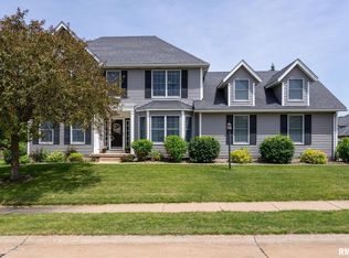 5003 Mayfield Dr, Bettendorf, IA 52722