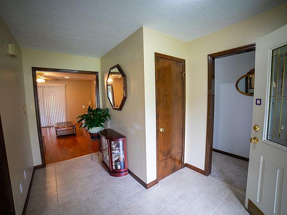 5th image of 43 Garden Cir