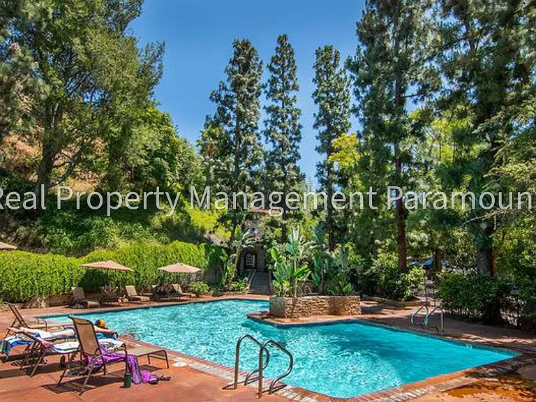 2700 Cahuenga Blvd E #1306 — Photo 13