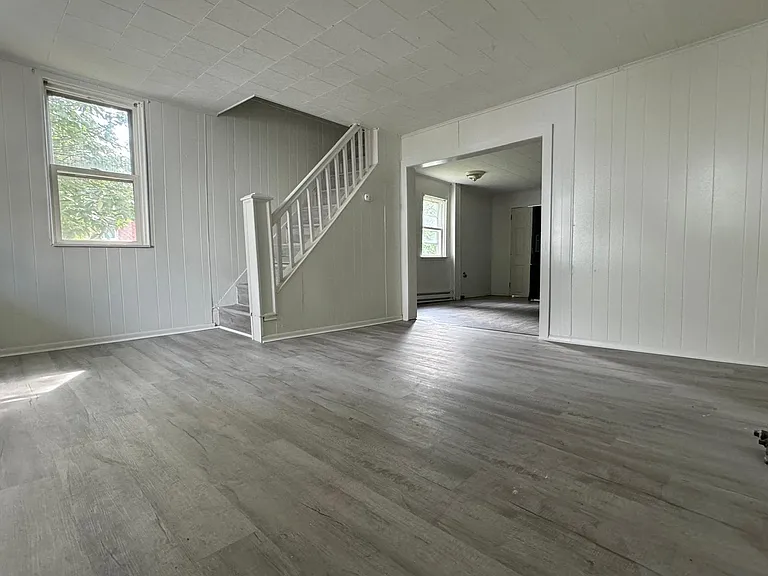 117-119 S Walnut St #120 — Photo 2
