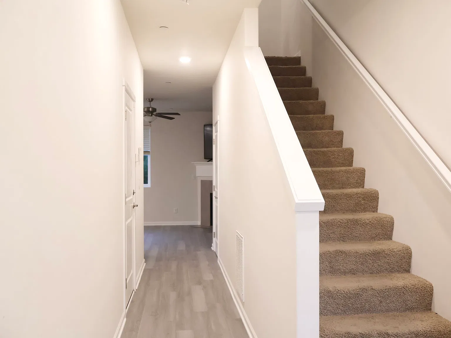 3 bed, 1273 sqft, $2,800 — Photo 2