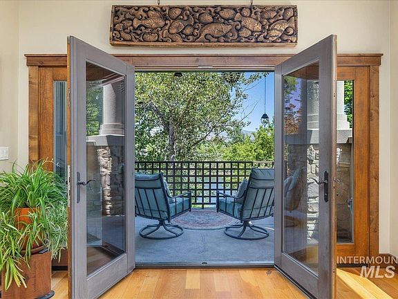 4th image of 3608 N Prospect Way