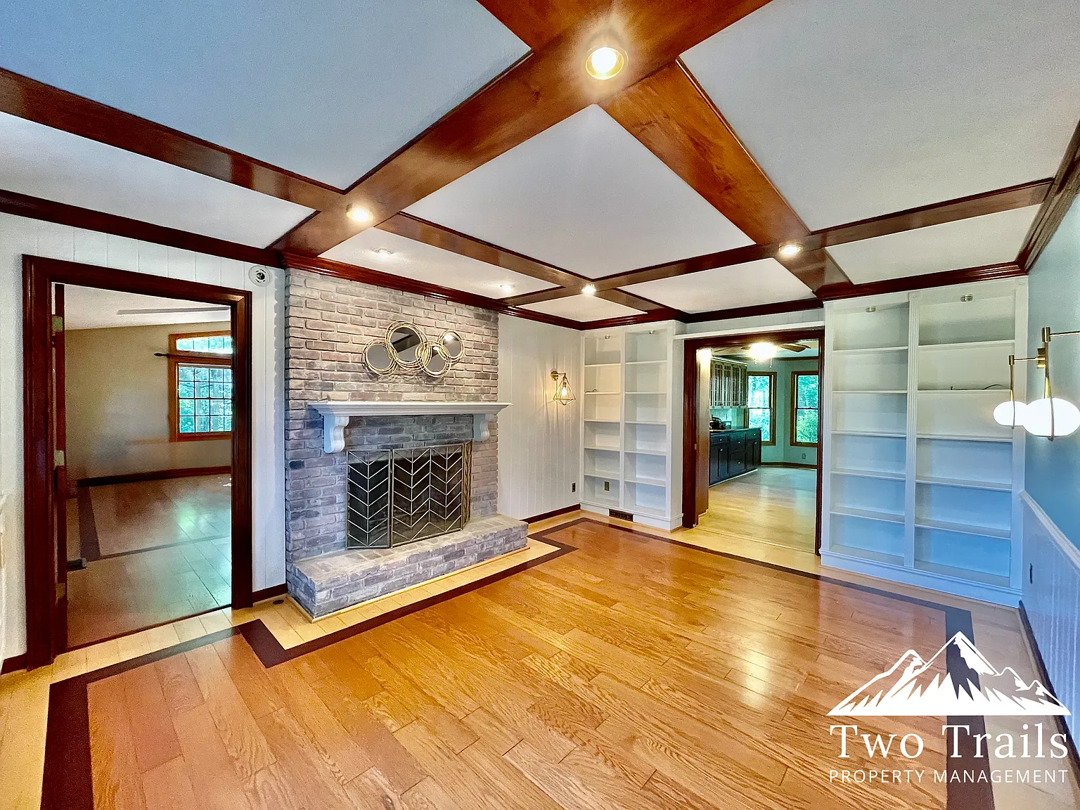 5 bed, 4105 sqft, $3,600 — Photo 3