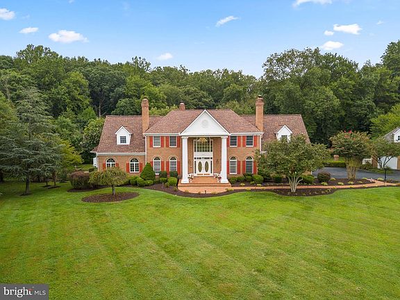 2nd image of 5605 Silver Oak Ct