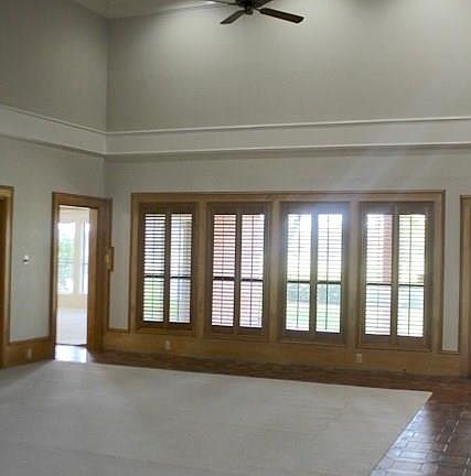5th image of 1457 Palm Valley Dr E