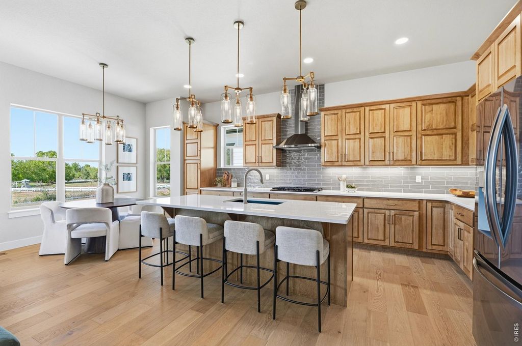 8467 Annapolis Dr