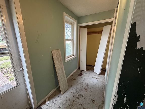 2nd image of 615 N Main St