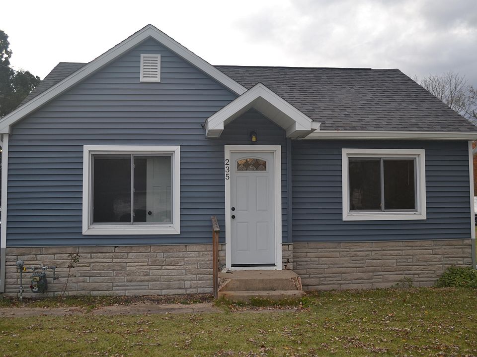 1st image of 235 Oak St