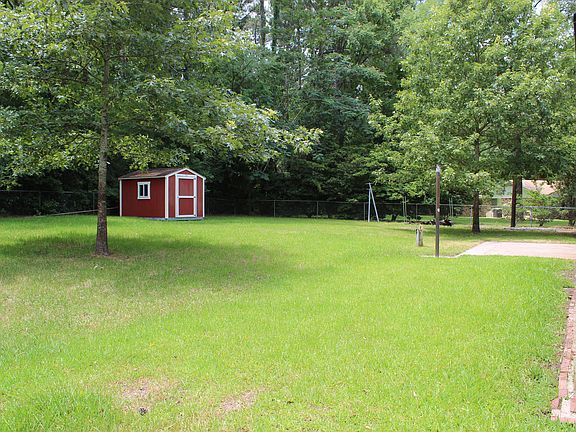 5th image of 504 Rosewood Cir