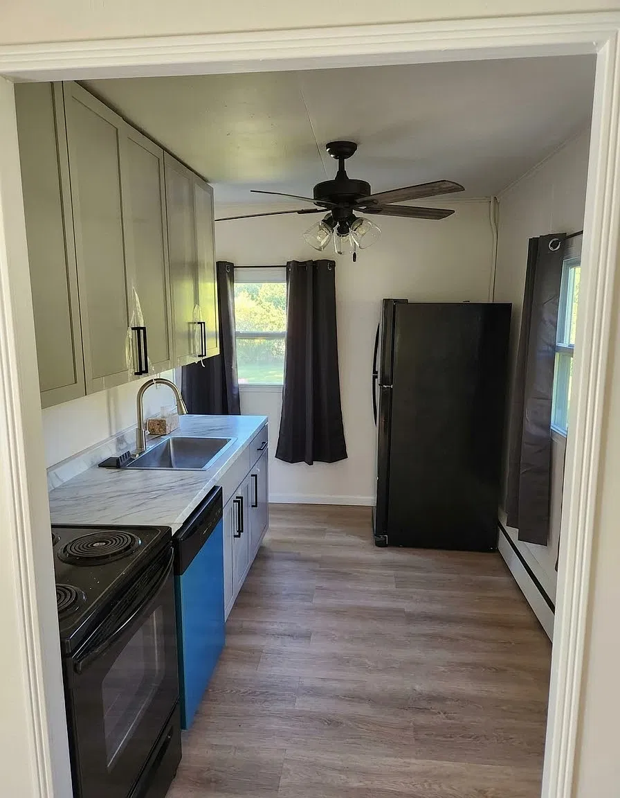 3 bed, 864 sqft, $2,150 — Photo 2