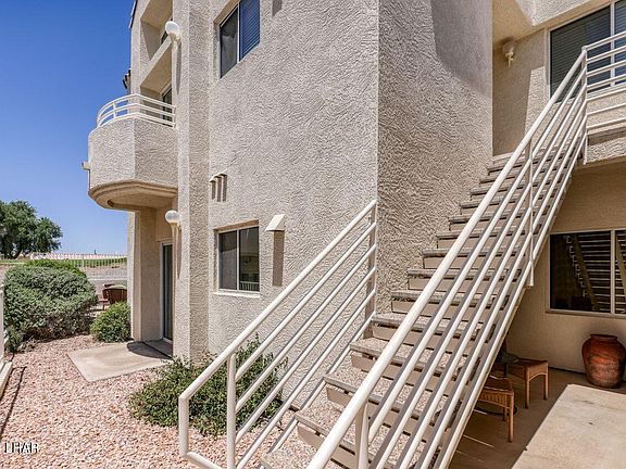 4th image of 420 Acoma Blvd S Unit 9