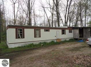 1096 Barcelona Dr, Lake Isabella, MI 48893