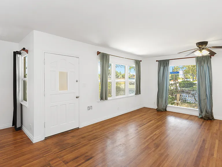 304 S Greengrove Dr — Photo 4