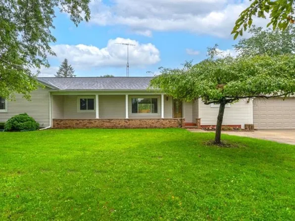 979 Wadhams Rd, Smiths Creek, MI 48074