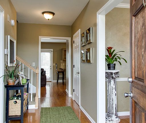 3rd image of 7305 S Colony Ct
