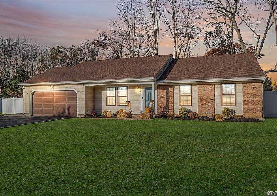 1st image of 29 Hemlock Ln