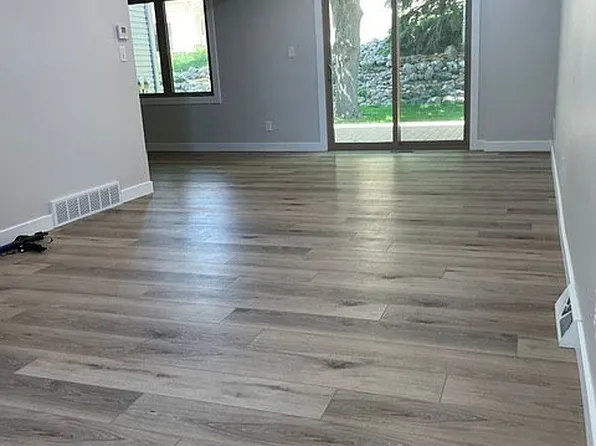1205 N Clark St #3, Carroll, IA 51401