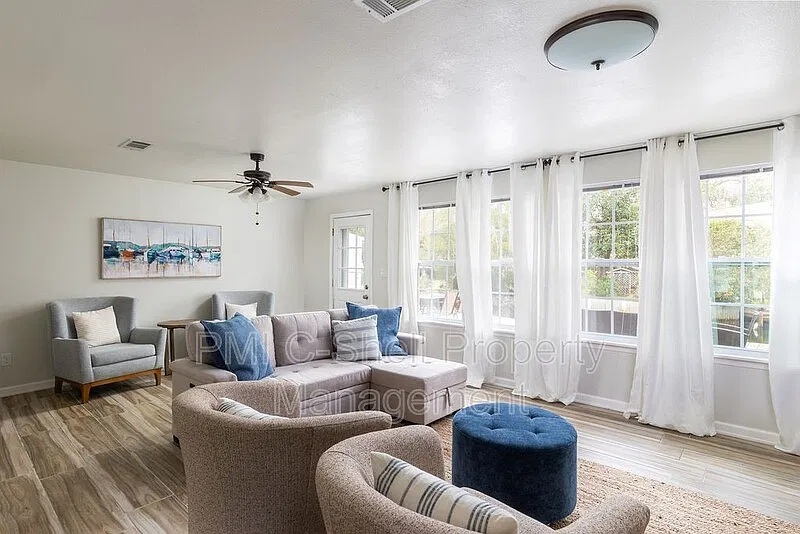 2 bed, 2.0 bath, 1217 sqft, $1,795 — Photo 4