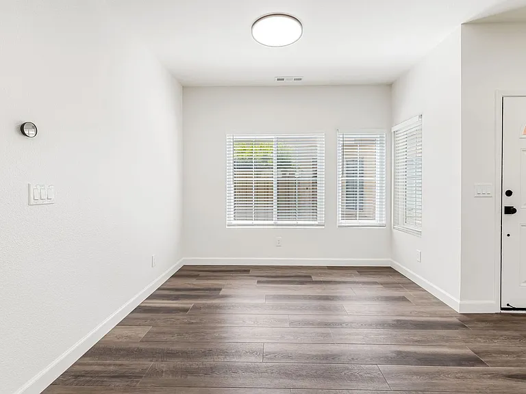 18177 Stonegate Ct — Photo 10