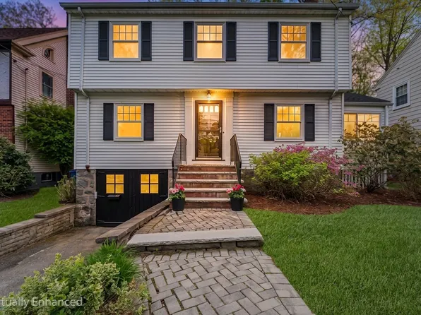 11 Crehore Rd, Chestnut Hill, MA 02467
