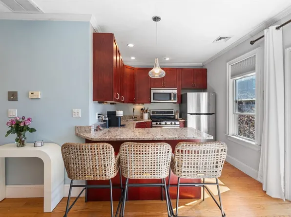 37 I St #3, South Boston, MA 02127
