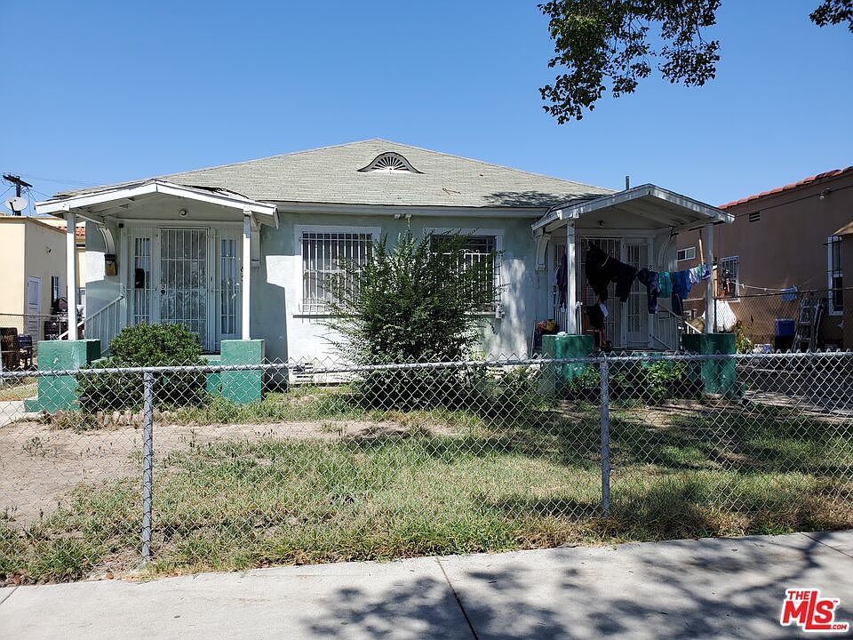 1st image of 811 W 41st Dr