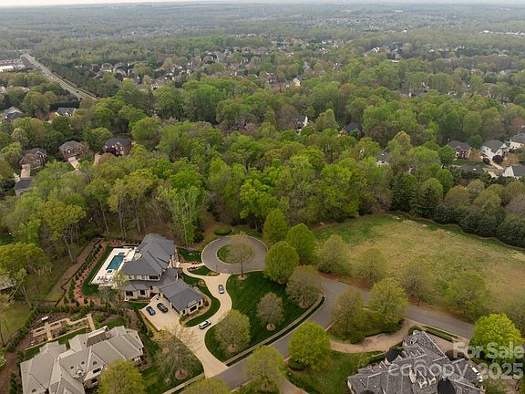 2nd image of 510 Ancient Oaks Ln