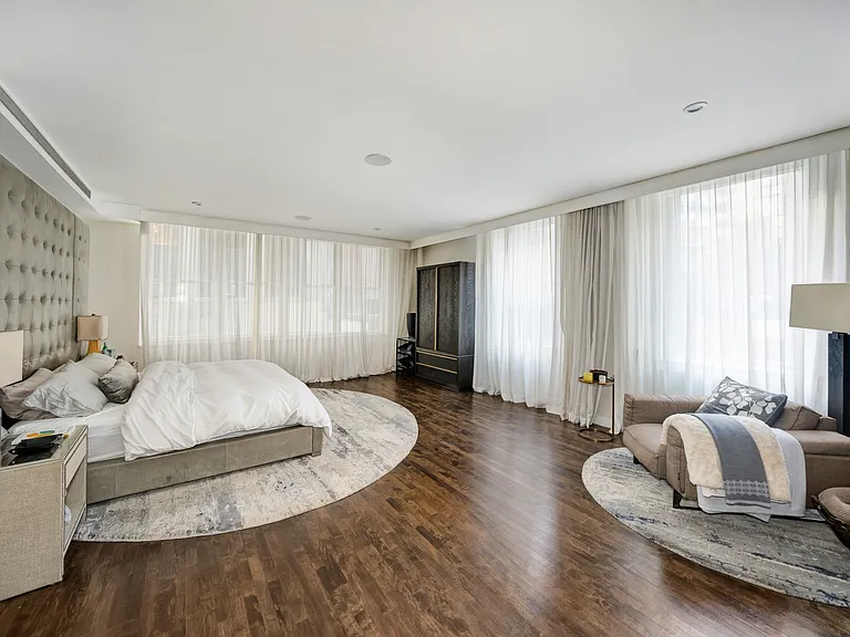 147 W 22nd St #2 — Photo 5