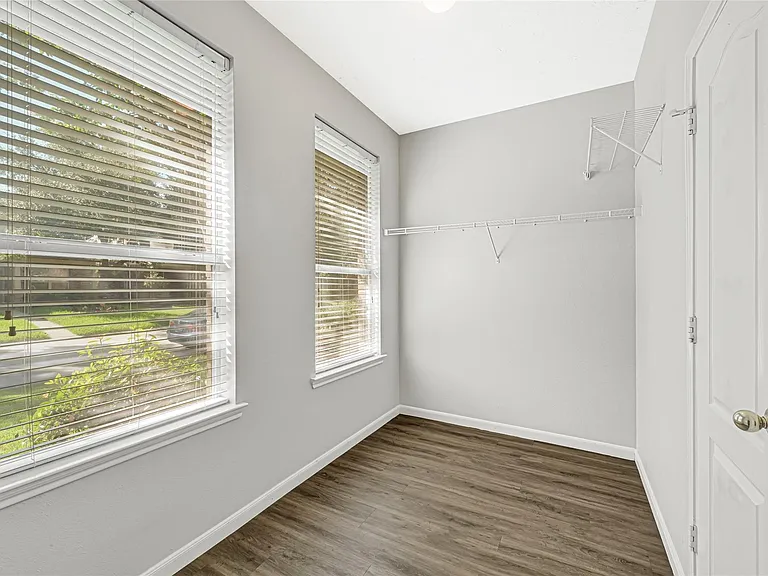 17255 Lafayette Hollow Ln — Photo 14