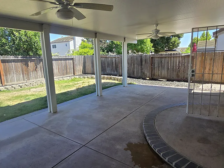 457 Beaulieu Ln — Photo 11