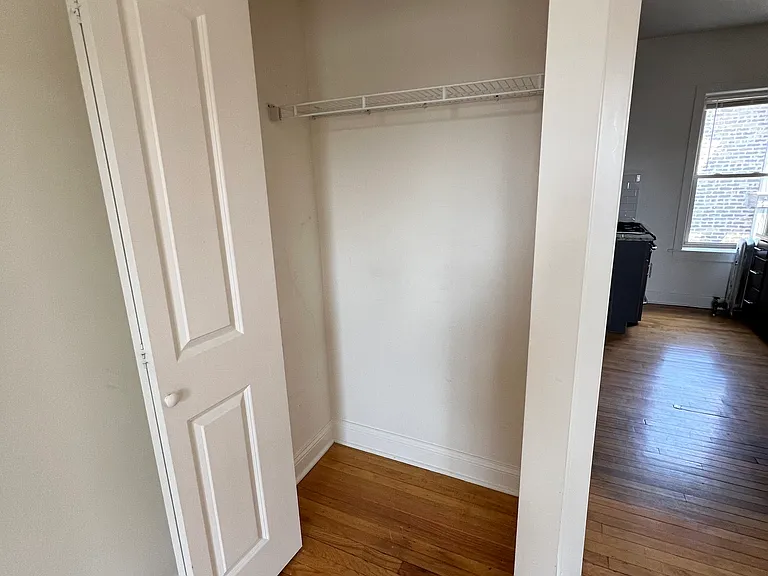 2339 N Sacramento Ave #3N — Photo 5