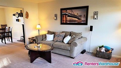 3rd image of 5988 Glen View Dr