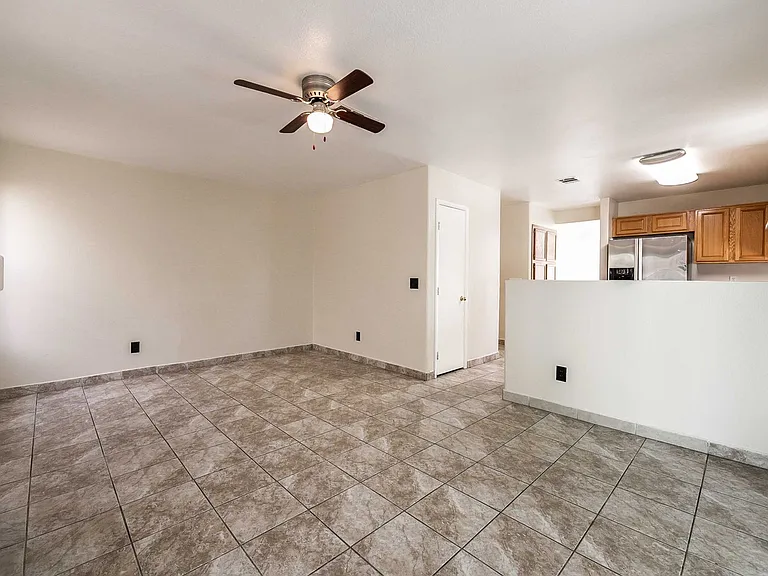 2930 Seasons Ave — Photo 2