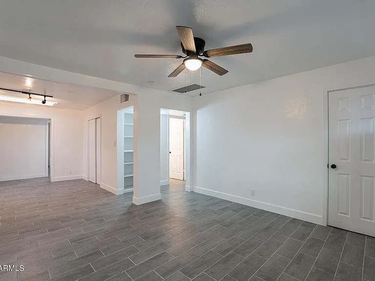 536 W 18th St — Photo 10