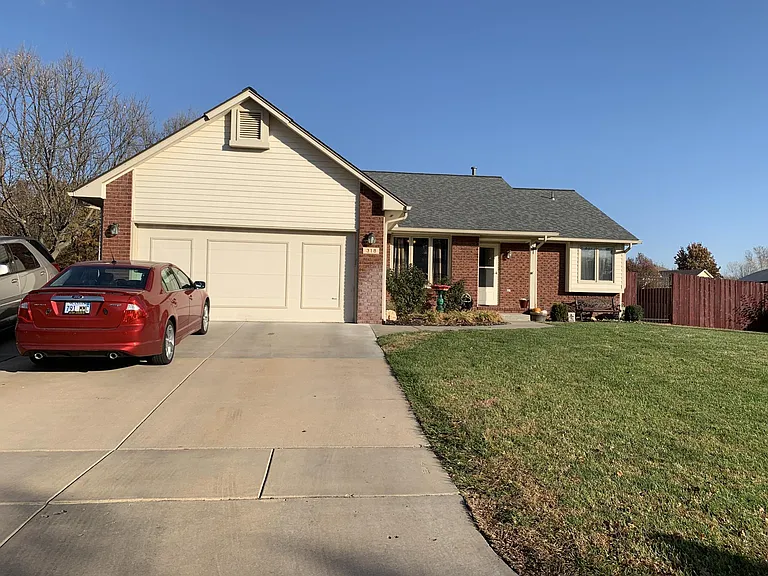 318 W Concord Rd — Photo 9