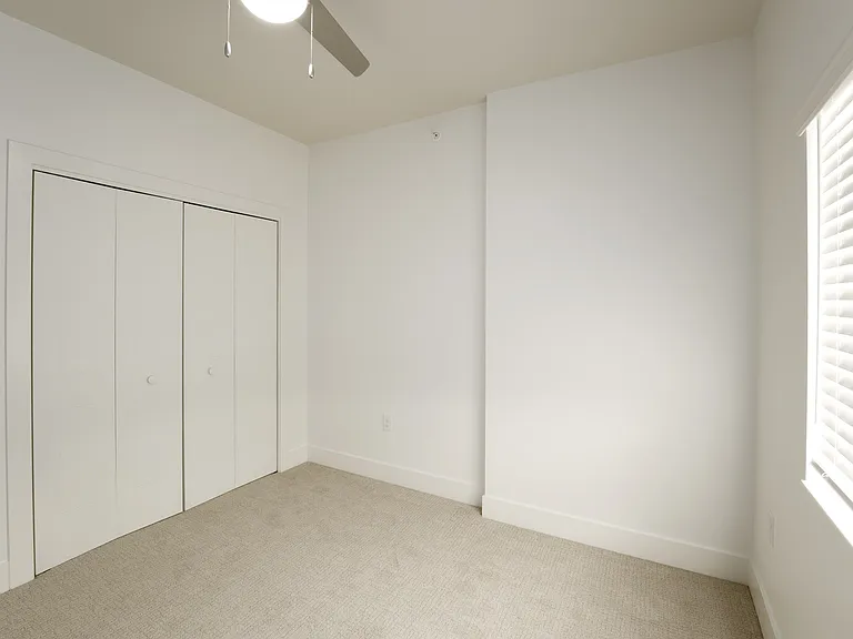 Blair Crossing Apartments — Photo 37