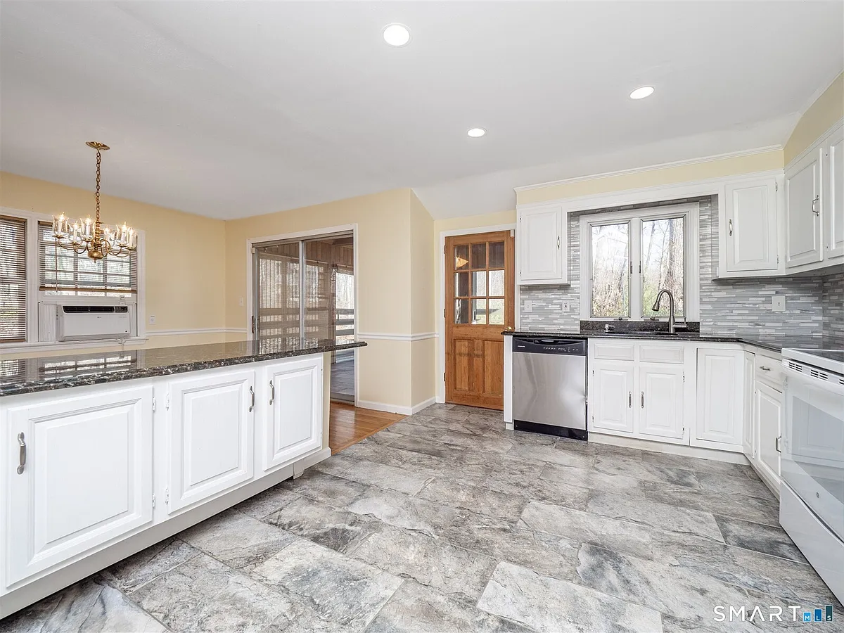 Building Photo - 267 Thayer Pond Rd