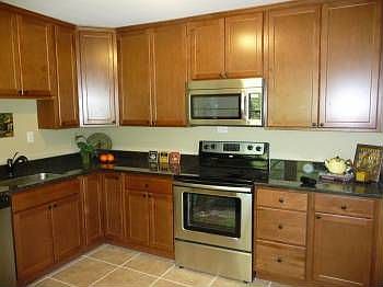 4th image of 815 Warwick Ln